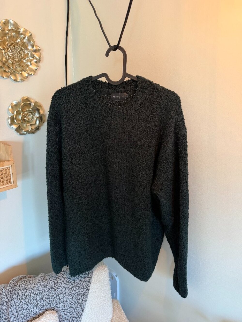 Pull&Bear Textured Bouclé Knit Sweater Black Size M